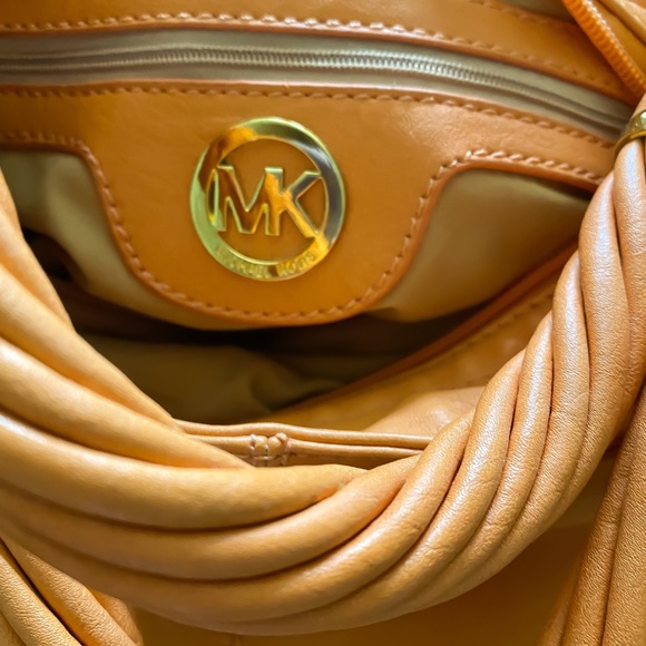 MICHAEL KORS BURNT ORANGE HOBO LEATHER BAG - Picture 3 of 7